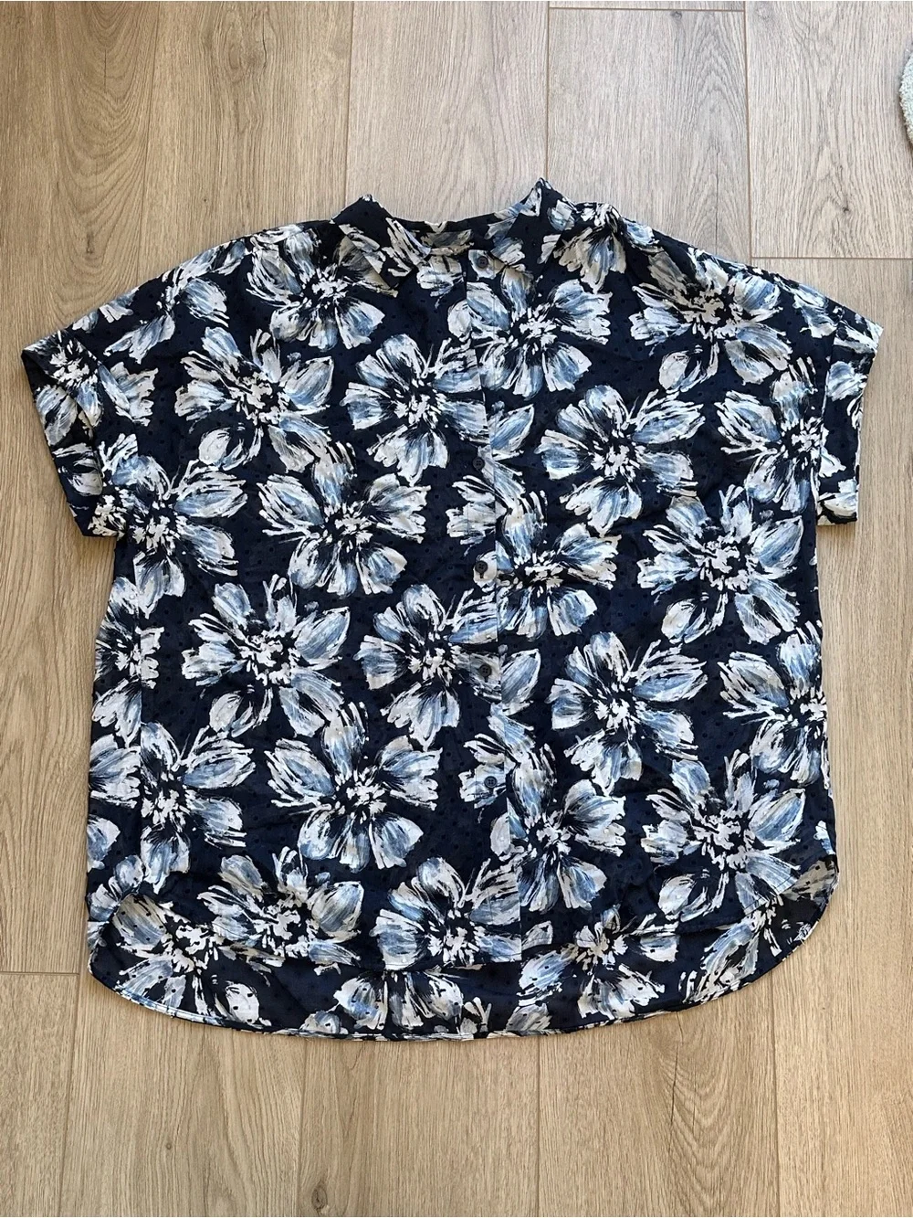 Lafayette148 short sleeve floral button down - Picture 2 of 8